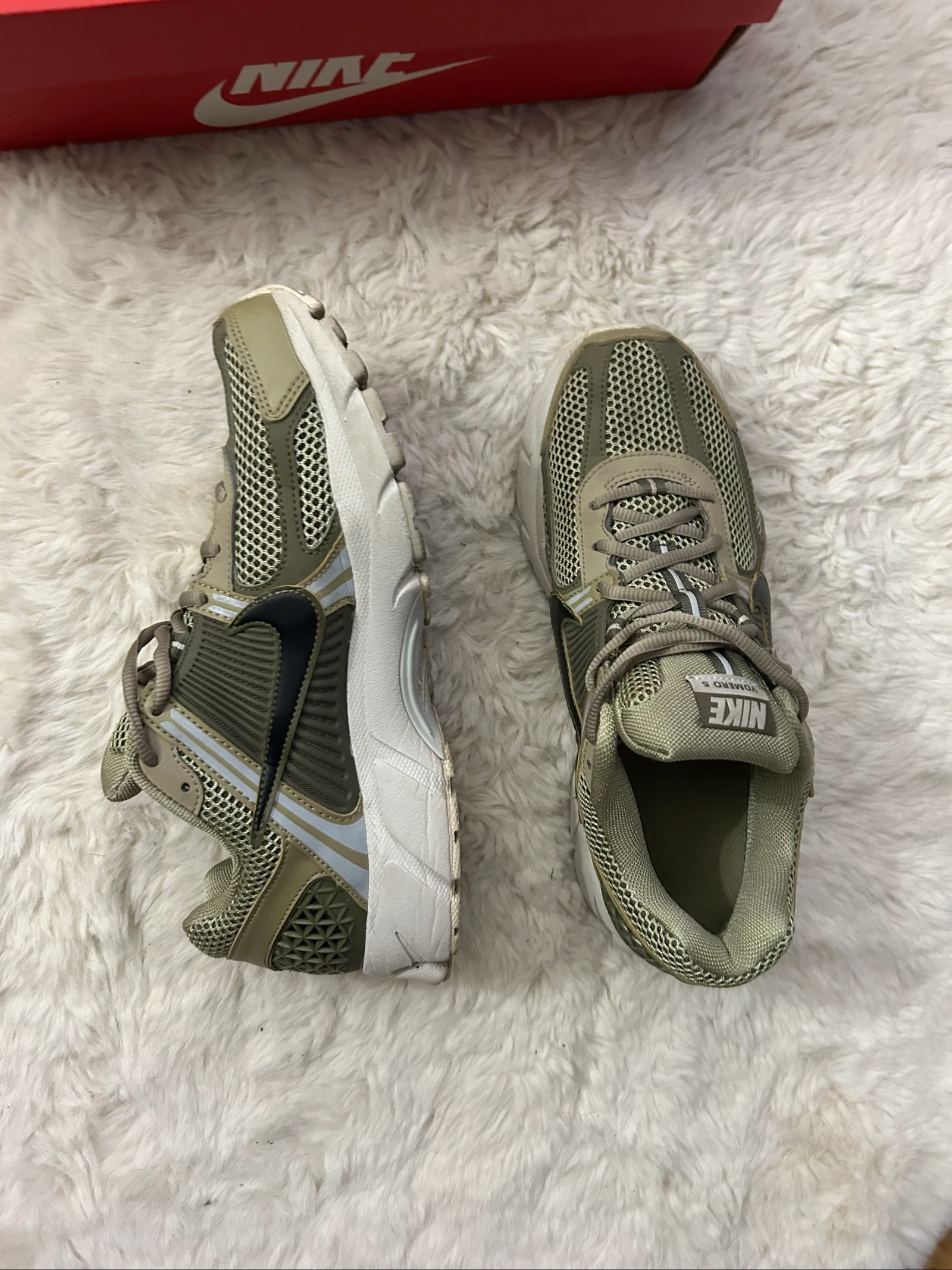 Nike vomero, talla 42, caqui – photo 4